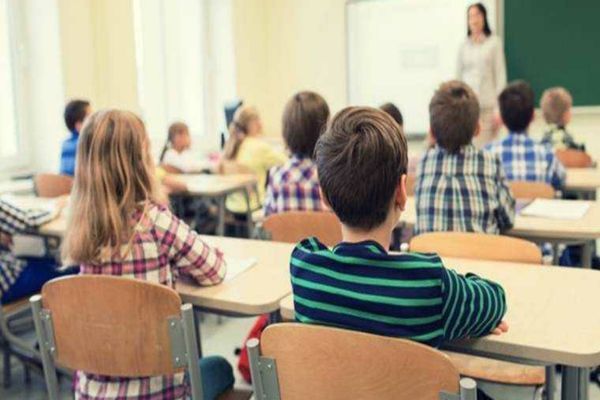 S-a decis noul calendar școlar 2026–2027. Când vin elevii la școală și când se vor bucura de vacanțe