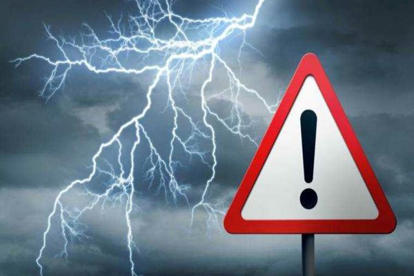 COD PORTOCALIU DE VIJELII ȘI GRINDINĂ ÎN BUCUREȘTI. RO-ALERT EMIS, OAMENII SUNT RUGAȚI SĂ NU IASĂ DIN CASE