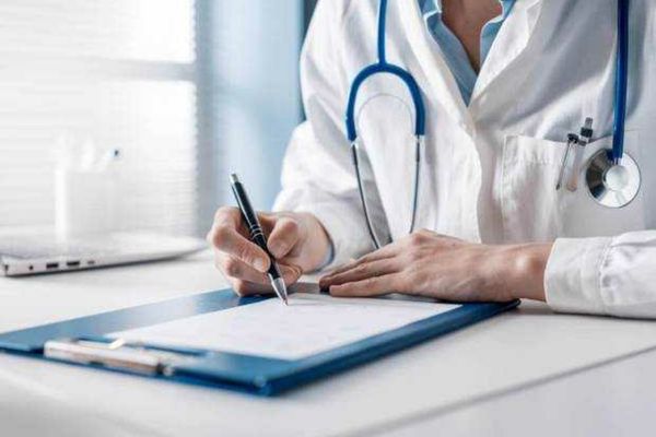 Tupeu incredibil la Spitalul din Constanța: Medicii merg la sală sau la „cârciumă”, dar aduc scutiri că nu pot sta în picioare la gărzi. Ministrul Sănătății trimite Corpul de Control