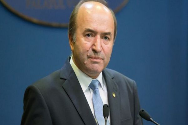 CCR AR PUTEA BLOCA CANDIDATURA LUI CĂLIN GEORGESCU, AVERTIZEAZĂ TUDOREL TOADER