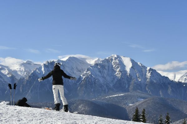 Incident grav de Crăciun pe o pârtie din Predeal: femeie rănită după ce a fost lovită de o sanie