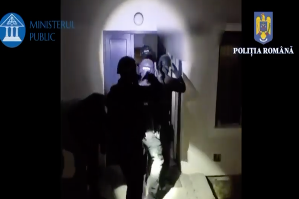 ZECI DE PERCHEZIȚII ÎN ȚARĂ: VIZATE INFRACȚIUNI ÎMPOTRIVA ORDINII CONSTITUȚIONALE ȘI EXTREMISM 