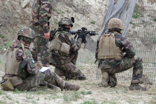 MAPN: DOI MILITARI AU FOST RĂNIȚI ÎNTR-UN POLIGON DIN BISTRIȚA-NĂSĂUD