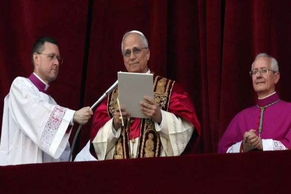 PAPA LEON, PRIMUL SĂU DISCURS DE LA BALCONUL BAZILICII SF. PETRU