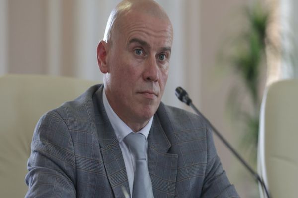 MINISTRUL CULTURII: TĂIEREA SPORURILOR „OTOVA” E LA FEL DE FRUSTRANTĂ CA ACORDAREA LOR LA GRĂMADĂ