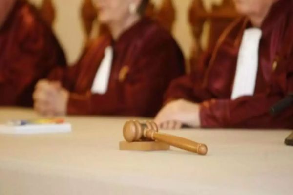 Curtea Constituţională reia dezbaterile asupra proiectului de lege privind reforma pensiilor magistraţilor