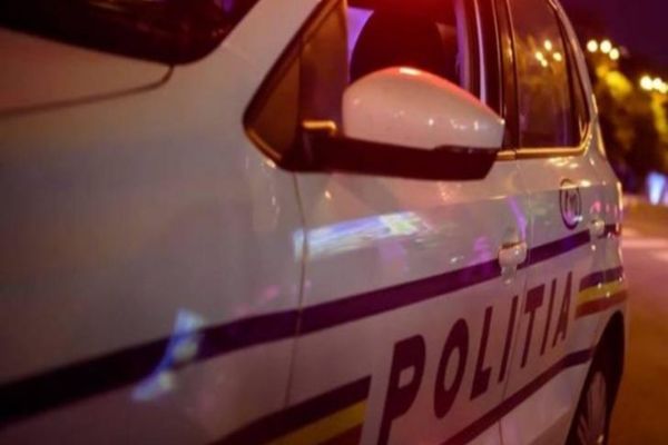 Pisică moartă în fața blocului din Constanța, descoperire șocantă făcută de polițișt