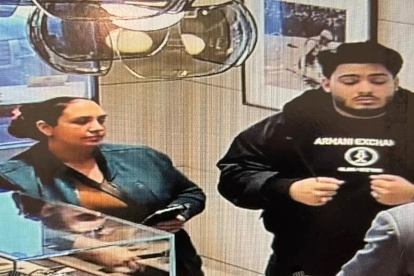 Român urmărit internațional pentru furt, prins în SUA! Acționa sub numele de David Beckham