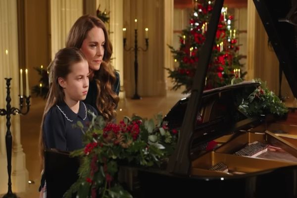 VIDEO Moment special de Crăciun: Catherine și prințesa Charlotte, duet la pian la slujba de la Westminster Abbey