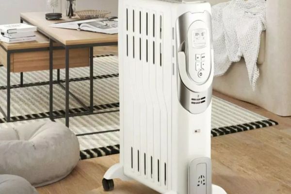 Cât costă să folosești un calorifer electric în 2025. Calcule pentru 1 oră, 8 ore și o lună întreagă