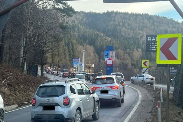 Aglomerație infernală pe DN1, în județul Prahova! Coloana de mașini se întinde pe 7 km
