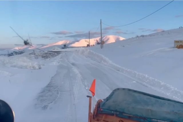 Iarnă severă în plină primăvară: ninsori abundente și ger în zonele montane, cu doar două zile înainte de Paște