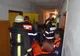 Chemaţi să deblocheze uşa unui apartament, pompierii au descoperit trupul fără suflare al proprietarului