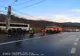 A ajuns cu autobuzul în curtea unui imobil