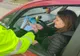 Femeile prezente în trafic, întâmpinate cu felicitări, flori și recomandări preventive, de polițiștii sălăjeni (FOTO)