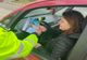 Femeile prezente în trafic, întâmpinate cu felicitări, flori și recomandări preventive, de polițiștii sălăjeni (FOTO)