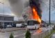 Un autocar în care se aflau 30 de elevi a luat foc pe DN 57
