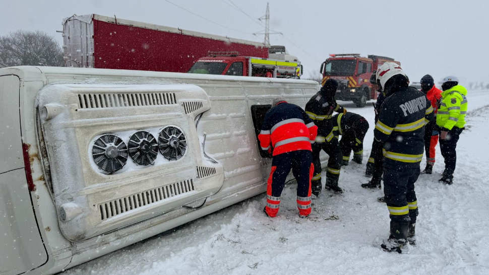 Un grav accident rutier s-a produs, sâmbătă dimineață, pe Drumul Național 5